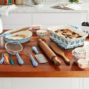 NIB - Pioneer Woman Brilliant Blooms Bake and Prep Set